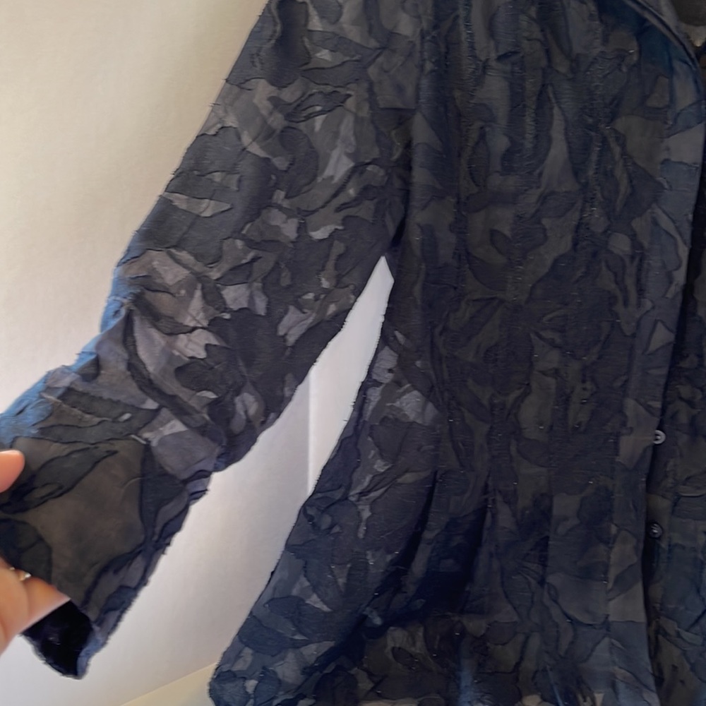 Coldwater Creek Navy Blue Button Down Collared Patterned Blouse - Picture 4 of 6